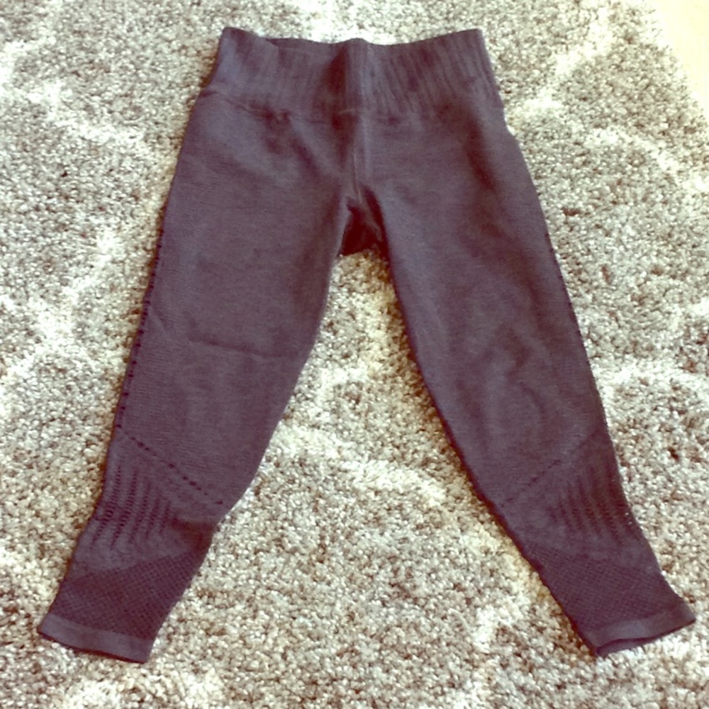 Athleta medium Halsana laser cut tights leggings